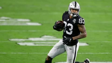 Sources: Giants acquire Darren Waller in trade with Raiders