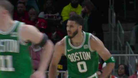 Tatum Posterizes Hawks! Late Dunk Highlights Celtics' Lead (BOS vs. ATL)