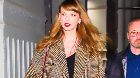 Taylor Swift Spotted on Lunch While Video Calling Travis Kelce 08th December 2023
