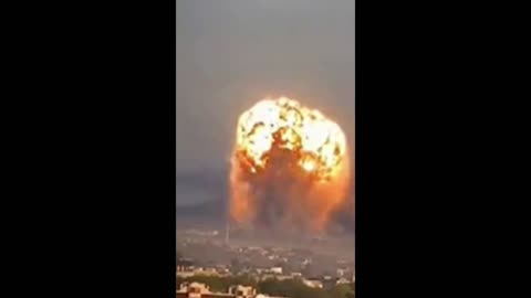 Moment of the explosions in Khmelnitsky at the ammunition depot of the Armed Forces of Ukraine