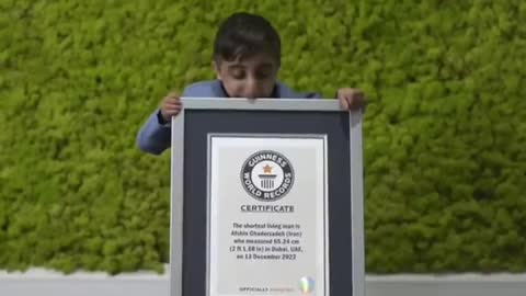 Iranian confirmed as world’s shortest man