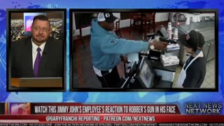 DAMN!!! WATCH THIS JIMMY JOHN’S EMPLOYEE’S REACTION WHEN ARMED ROBBER’S GUN GETS PUSHED IN HIS FACE