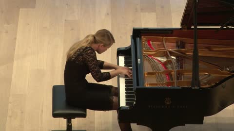 Debussy: La fille aux cheveux de lin, Katharina Treutler I piano