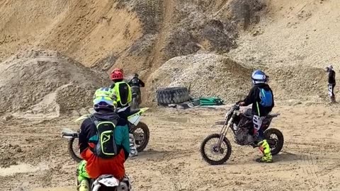 Dirt bike 🏍 hill climb