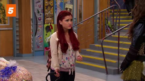 Ariana Gande's Most Savage Moments as Cat Valentine😼