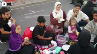 Watch: Cape Malay Quarter mass street iftar