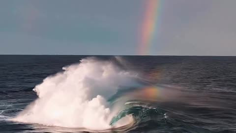 this the most breathtaking wave you’ve ever seen 🥺🌊🌈
