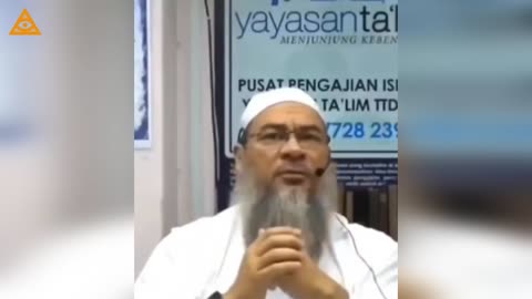 Imam explains what Muslims do when they go to conquer an adjacent country.