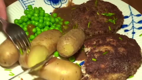 Traditional Danish Brown Gravy - Brun Sovs from Denmark - To Eat w. Meat & Potatoes - Recipe # 129