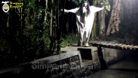 Ghost Prank Funny || Prank Orang Boker || Ghost Makes Emotion