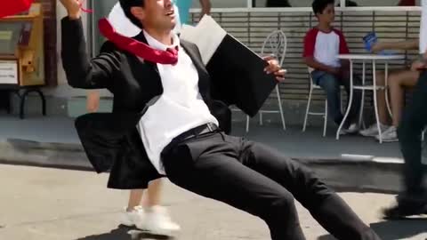 Street Performer Defies the Laws of Physics in this Amazing Performance