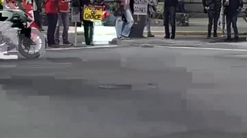 Chanting "Fringe Minority" to the Counter protesters (Victoria BC🇨🇦)