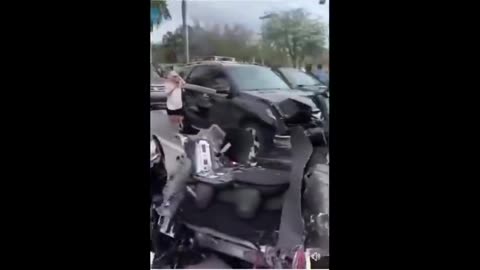 TESLA car battery EXPLODED in traffic (Florida)