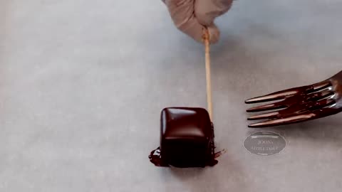 How to make chocolate truffles with milk at home