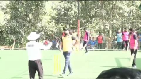 CRICKET PLAYER COLLAPSES AND DIES! [VIDEO]