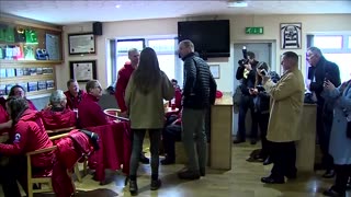 Prince William and Kate deliver pizzas to volunteers