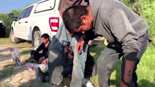 Dramatic chase shows U.S. border agents vs. smugglers