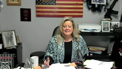 Lori discusses Biden's hot mic blunder, and Distrust for Biden from the American people!