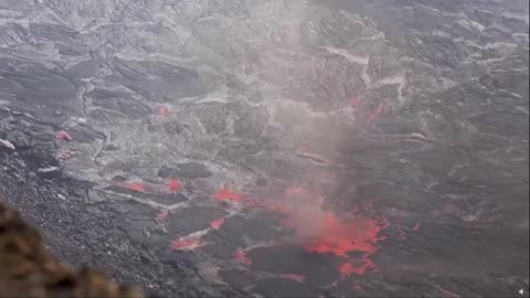 dutchsinse - Tornado forms inside Kilauea Crater in Hawaii -- Tosses lava around in the air