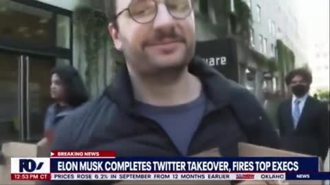 Gullible Journo Gets Trolled Epically Just Outside Of Twitter HQ - Legend Achievement Unlocked