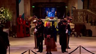 King Charles, siblings hold silent vigil for Queen Elizabeth