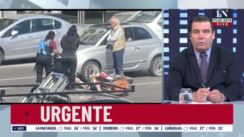 Carlos Bianchi chocó con un motociclista en Nuñez