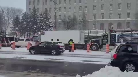 Trucks and protesters are starting to arrive in Quebec City