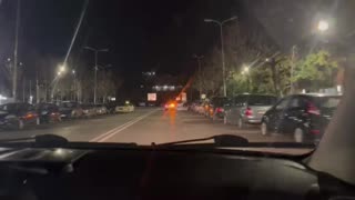 EMRI/ Makina përplas policin në Durrës, i thyhen këmbët
