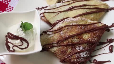 How to make delicious Nutella & Banana Crepes : )