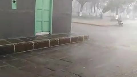 Una tormenta azotó a los habitantes de Mogotes, Santander, la tarde de este viernes.