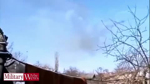 WAR IN UKRAINE RUSSIAN HELICOPTER UNDER ATTACK BY UKRAINE GROUND TROOPS!