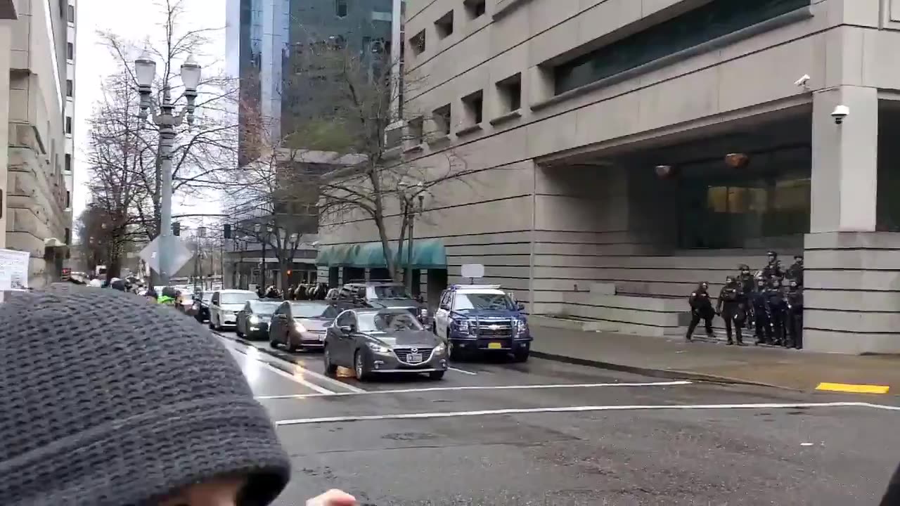 Feb 8 2020 Portland 1.7 antifa throwing stuff at police told to disperse