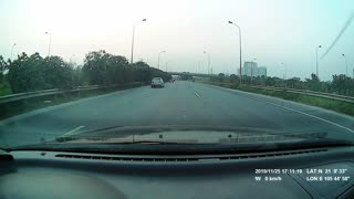 Truck Tarpaulin Tears off on Highway