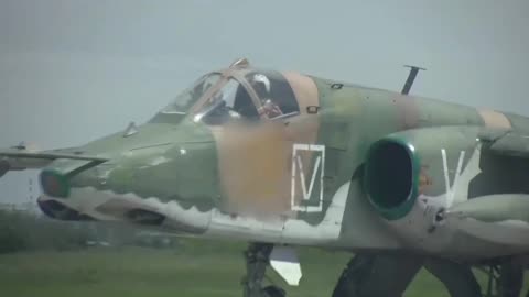Enjoy the combat flight of Su-25 attack aircraft