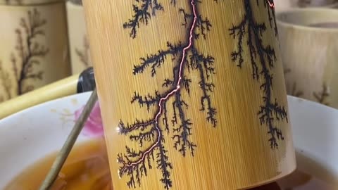 Awesome wood burning technique 🌲🔥 rate 1-10!