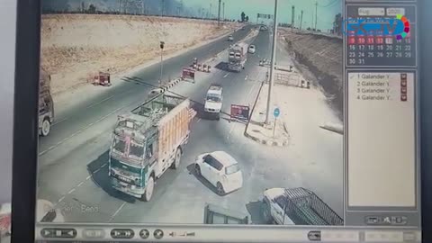 Pampore road accident caught on CCTV camera