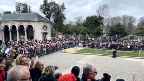 THOUSANDS AT THE PÈRE-LACHAISE CEMETERY IN PARIS TO PAY THEIR RESPECTS TO LUC MONTAGNIER