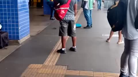 Fight at the entrance of the Ribeirão Preto Bus Station BRAZIL