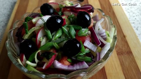 How to make Yummy Salad with Olives?