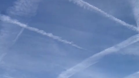 This is crazy!! Chemtrails - Unknown location