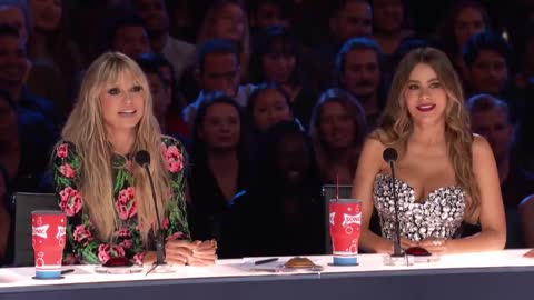 Golden Buzzer: From The Audience to The Stage, Maddie Shocks The Judges With Her Voice