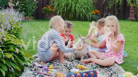 Children and Cat😍😍