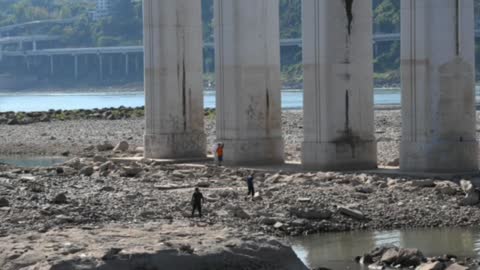 China fires rods into sky to make it rain