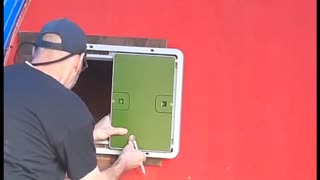 Omlet Door Unboxing And Installation