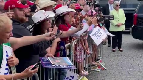 Trump makes a quick stop in Westwood, California for some ice cream at Carvel