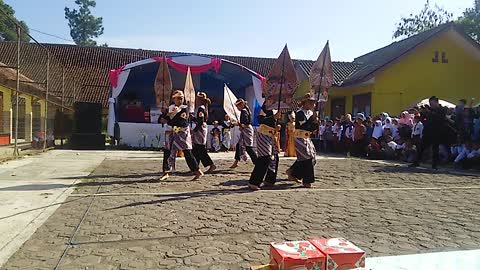 Seni Tari Sunda Kolosal