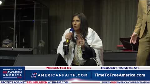 Aiya Kelly | Singing of the National Anthem | ReAwaken America Tour Oregon