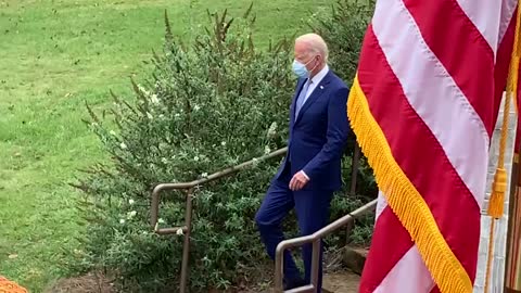 Biden looks spry for his 15 people rally. Erm, that's big right?