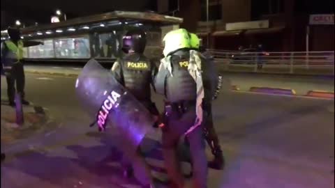 Video: 15 heridos 3 capturados y 13 conducidos tras enfrentamientos en la UIS