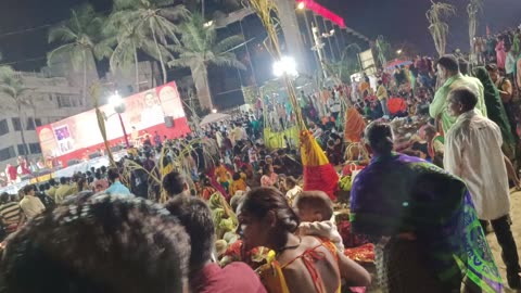Bihar chatha Pooja best festival. Chatha Pooja mumbai juhu beach,mumbai juhu beach chhat puja 2023,
